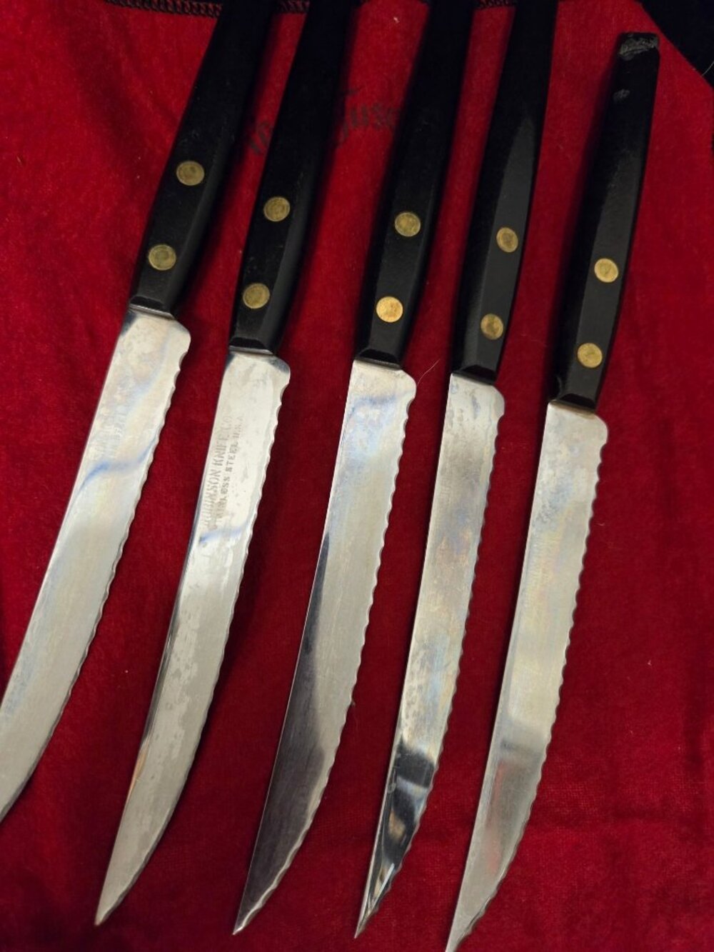 5 Vintage Robinson Knife Co. Steak Knife Black Handles & Red Roll-Up Case